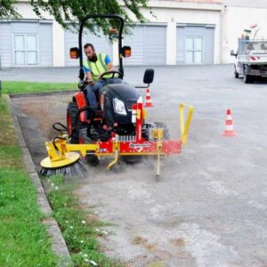 Location BROSSE DE DESHERBAGE<br />à Morcenx la Nouvelle dans les Landes